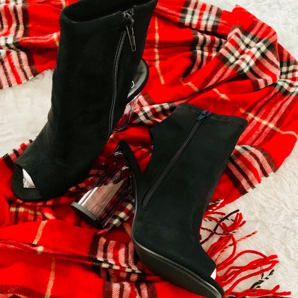 FINAL PRICE‼️🆕💕 ANKLE BOOTIES WITH CLEAR HEEL - Picture 6 of 8